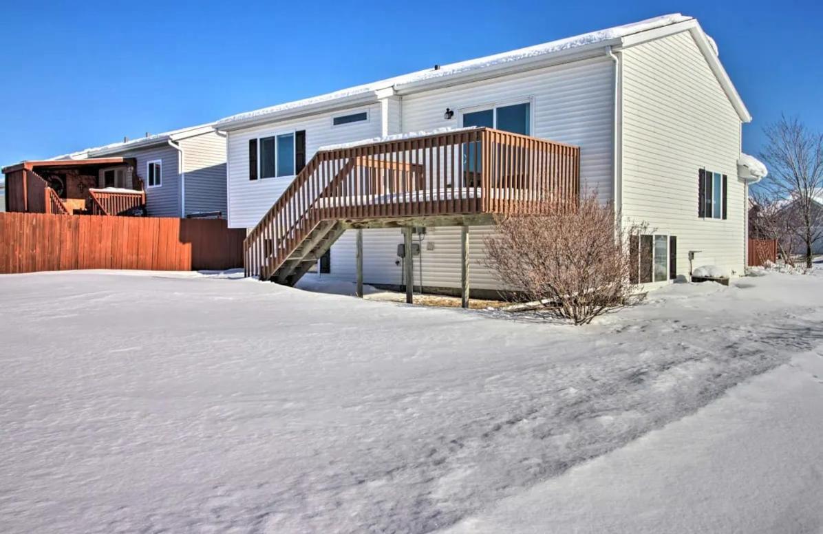 Vila Welcoming West Fargo Retreat W Backyard Exteriér fotografie