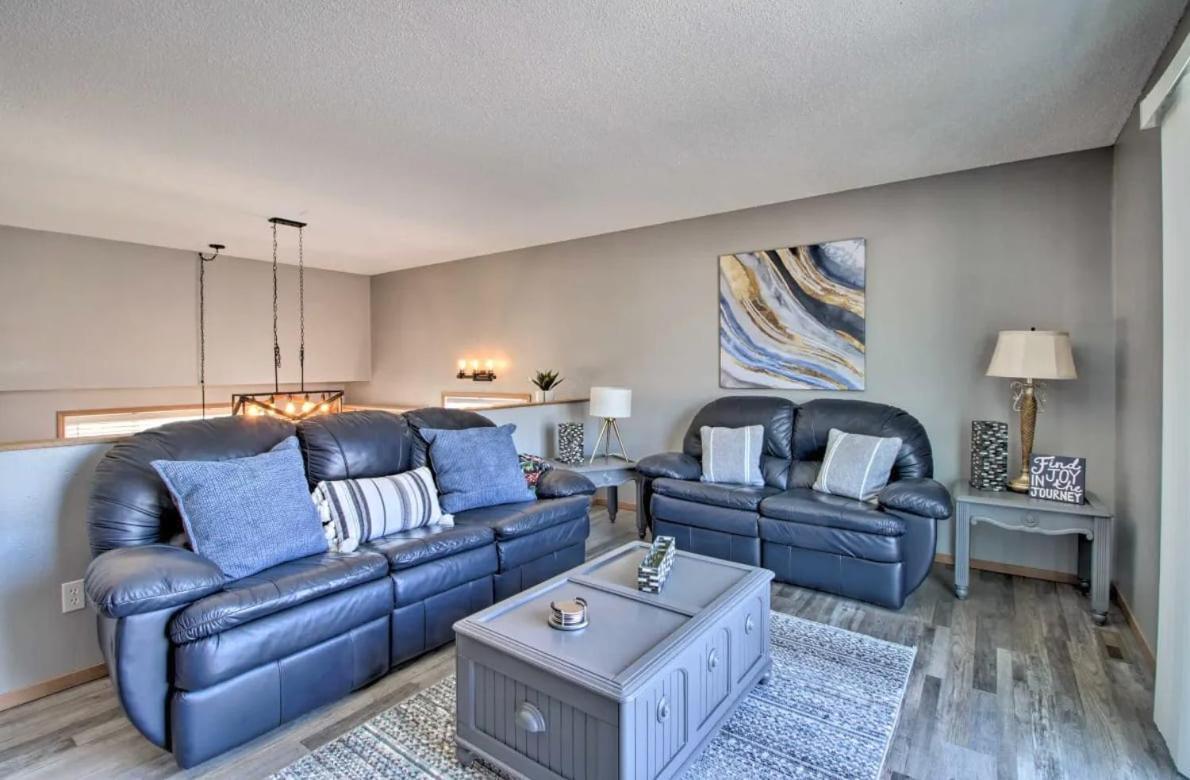 Vila Welcoming West Fargo Retreat W Backyard Exteriér fotografie